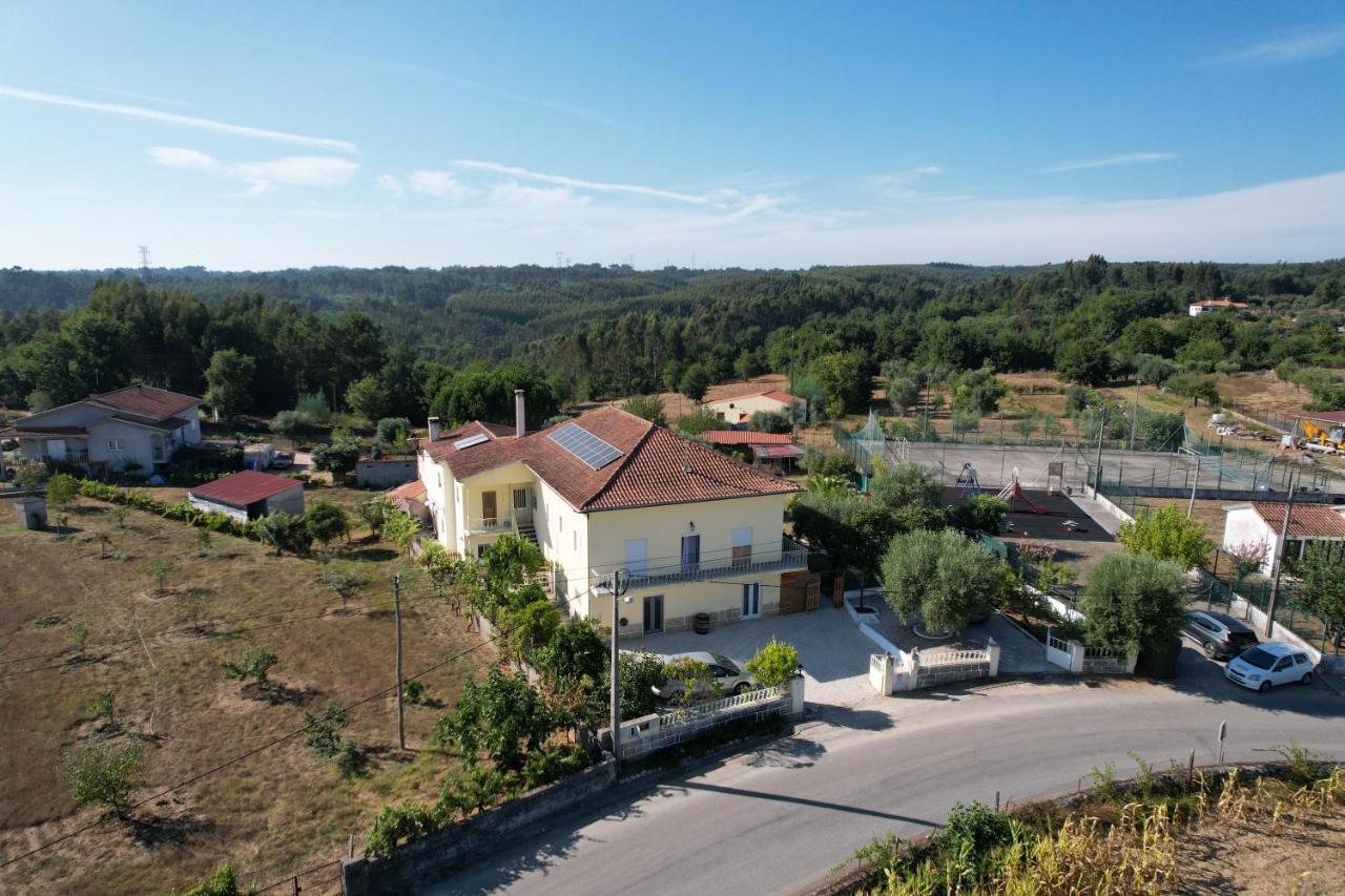 Ferienwohnung A Casa Amarela Pinheiro de Coja Exterior foto